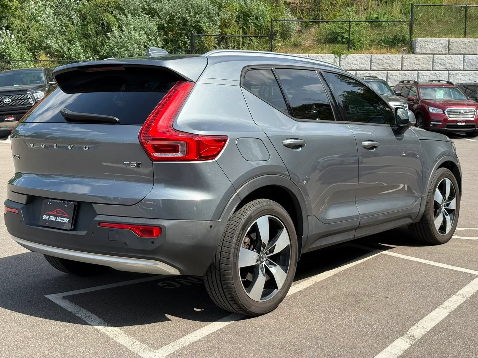 Used 2019 Volvo XC40 T5 Momentum AWD/4WD image 5