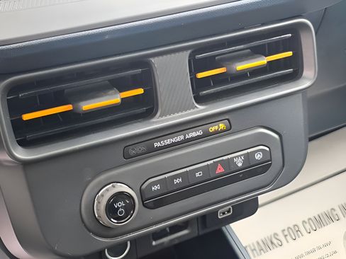 Certified 2025 Ford Maverick Tremor AWD/4WD image 21