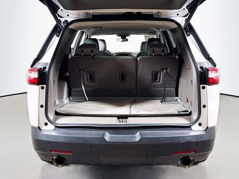 Used 2020 Chevrolet Traverse LT FWD image 23