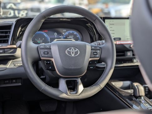 New 2025 Toyota Crown Signia image 16