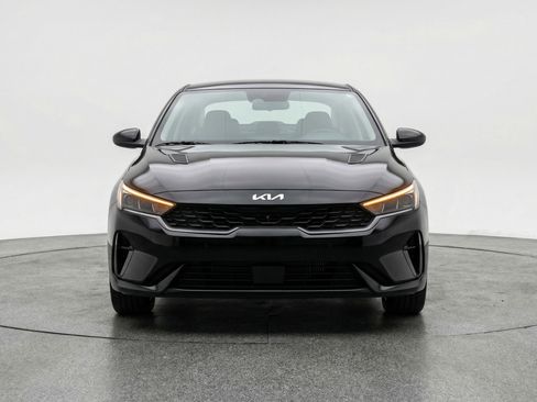 Used 2025 Kia K4 FWD image 2