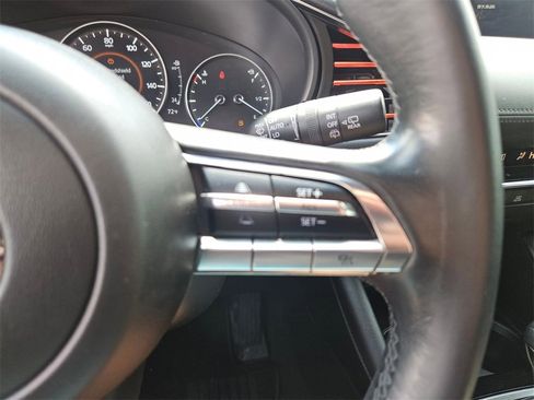 Used 2022 MAZDA MAZDA3 s image 22