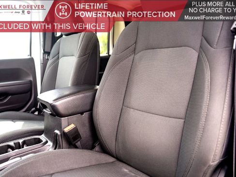 Used 2023 Jeep Gladiator Willys image 17