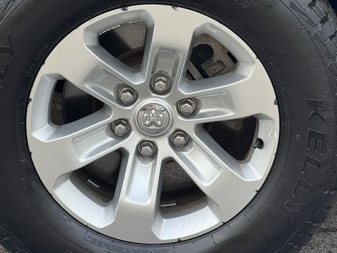 Used 2024 RAM 1500 Laramie AWD/4WD image 14