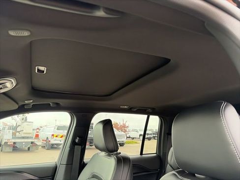 New 2025 Jeep Grand Cherokee Laredo image 19