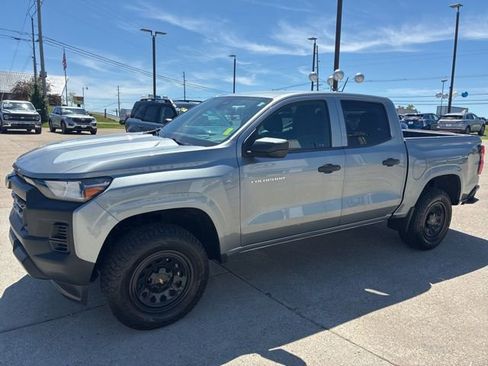 Used 2023 Chevrolet Colorado W/T RWD image 3