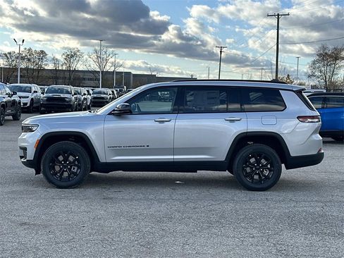 New 2025 Jeep Grand Cherokee L Altitude image 5