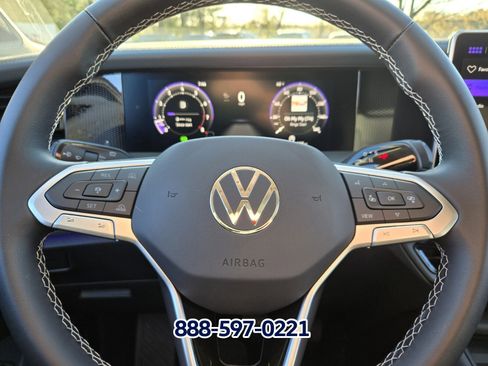 New 2026 Volkswagen Tiguan SE image 18