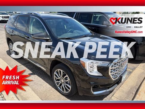 Used 2022 GMC Terrain Denali AWD/4WD image 1