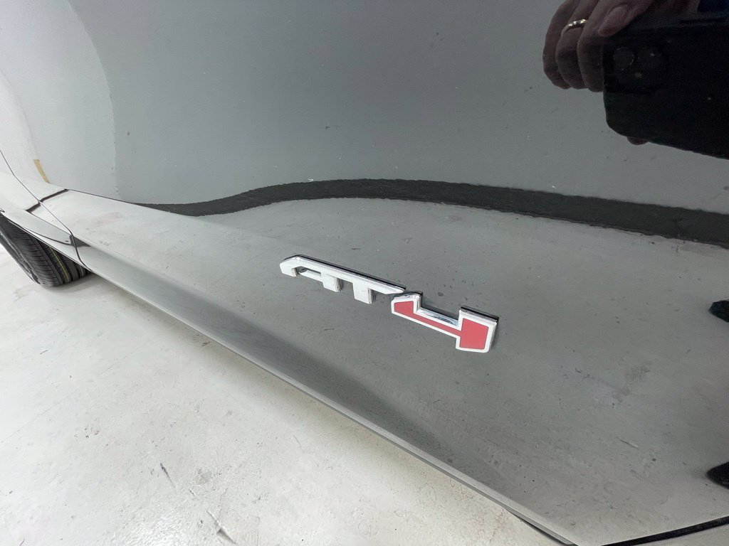 Used 2024 GMC Acadia AT4 AWD/4WD image 4