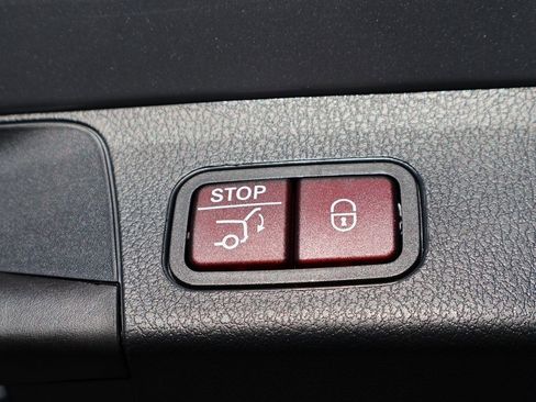 New 2026 Mercedes-Benz GLB 250 4MATIC image 19