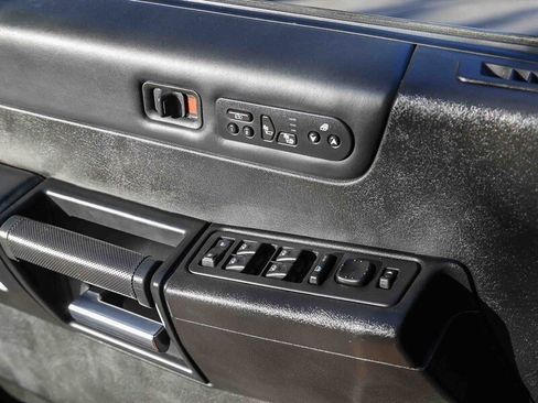 Used 2005 HUMMER H2 w/ Preferred Equipment Group image 34