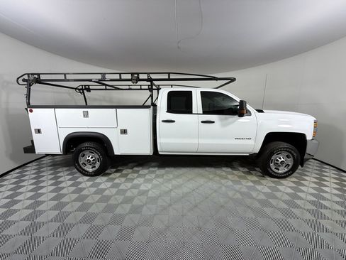 Used 2019 Chevrolet Silverado 2500 W/T w/ WT Convenience Package RWD image 4