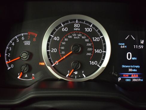 Used 2022 Toyota Corolla Cross LE image 17