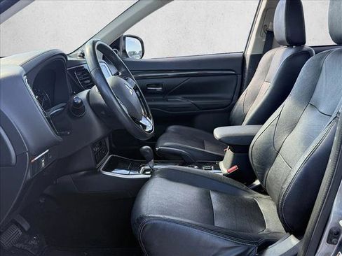 Used 2017 Mitsubishi Outlander SEL image 13