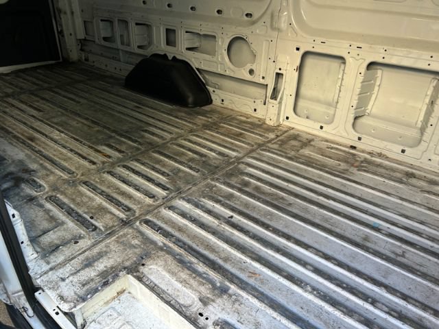 Used 2022 Ford E-Transit 148 High Roof Extended RWD image 17