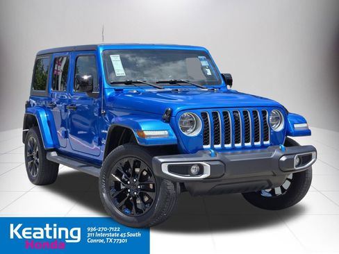 Used 2022 Jeep Wrangler Unlimited Sahara w/ Cold Weather Group AWD/4WD image 3