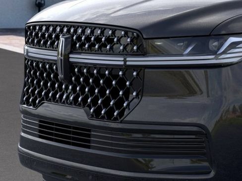 New 2026 Lincoln Navigator Black Label AWD/4WD image 17