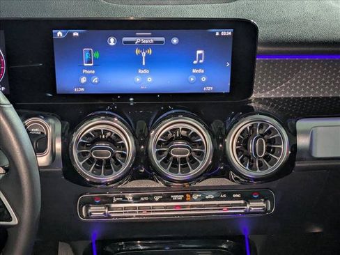 Used 2025 Mercedes-Benz GLB 250 image 17