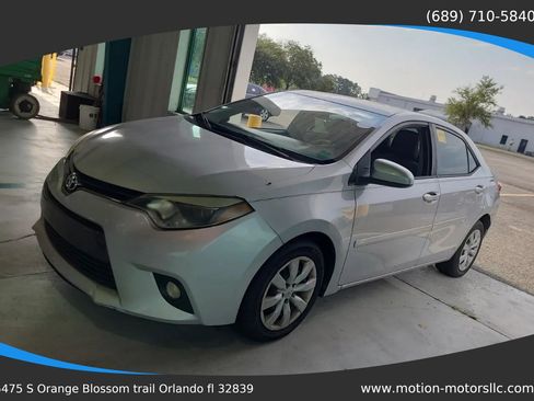 Used 2015 Toyota Corolla LE FWD image 1