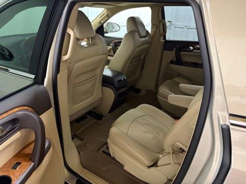 Used 2011 Buick Enclave CXL image 24