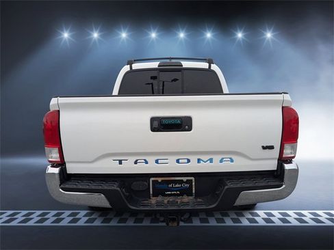 Used 2016 Toyota Tacoma SR5 image 4