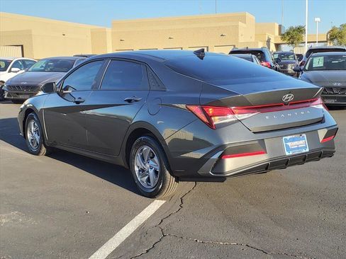 New 2026 Hyundai Elantra SE image 3