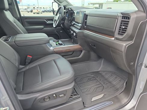 Used 2025 GMC Sierra 2500 SLT w/ SLT Premium Package AWD/4WD image 34