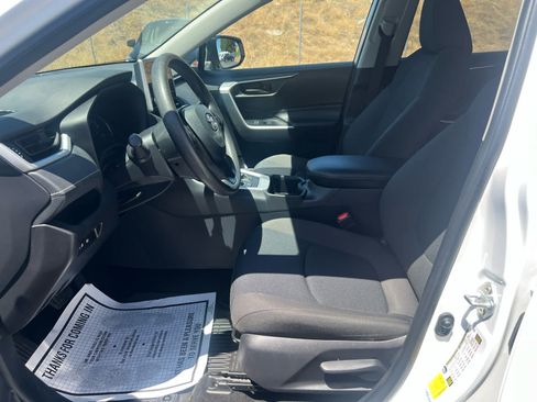 Certified 2025 Toyota RAV4 LE AWD/4WD image 11