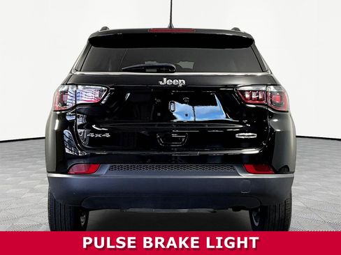 Used 2022 Jeep Compass Latitude AWD/4WD image 5
