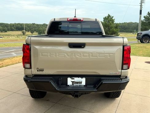 Used 2024 Chevrolet Colorado ZR2 w/ Technology Package AWD/4WD image 5