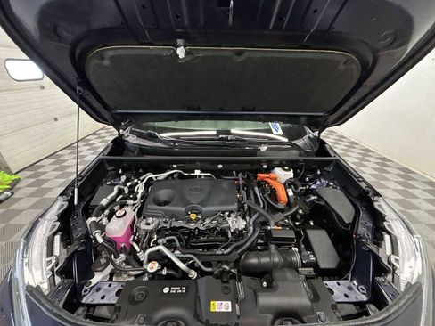 Used 2023 Toyota RAV4 SE w/ Weather & Moonroof Package image 18