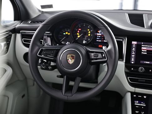 New 2026 Porsche Macan image 30