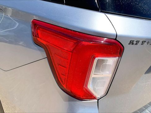 Used 2021 Ford Explorer XLT w/ Equipment Group 202A RWD image 31