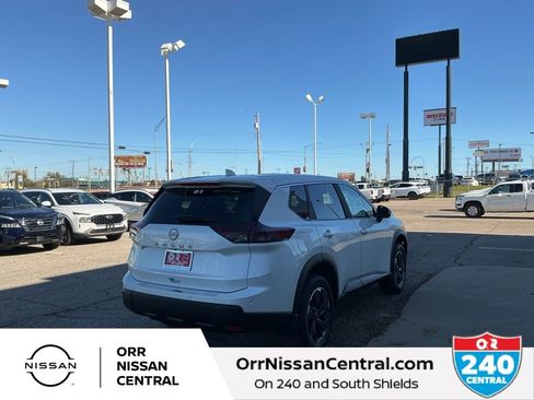 New 2026 Nissan Rogue SV FWD image 5