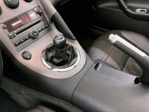 Used 2007 Pontiac Solstice Convertible w/ Premium Package RWD image 16