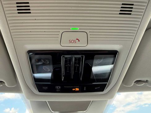 Used 2026 Volkswagen Tiguan SE w/ Panoramic Sunroof Package AWD/4WD image 30