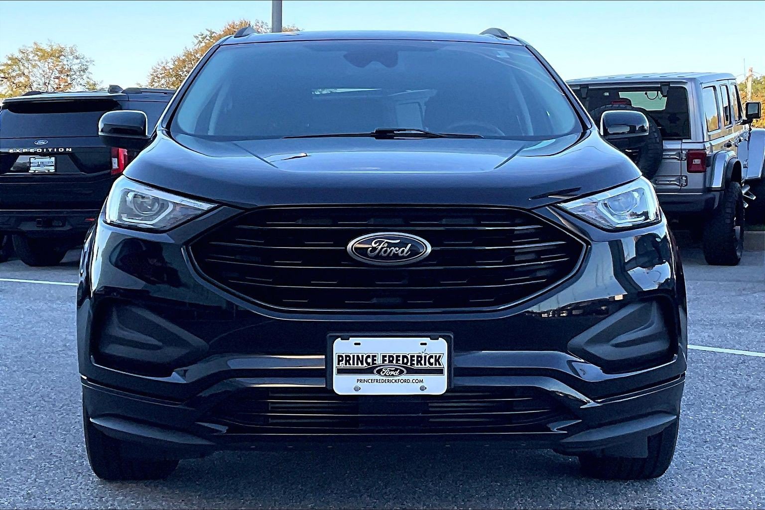Certified 2022 Ford Edge SE w/ Black Appearance Package AWD/4WD image 2