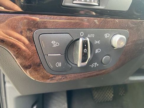 Used 2017 Audi Q7 3.0T Prestige AWD/4WD image 21