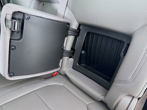 Used 2021 Chevrolet Silverado 1500 RST image 32