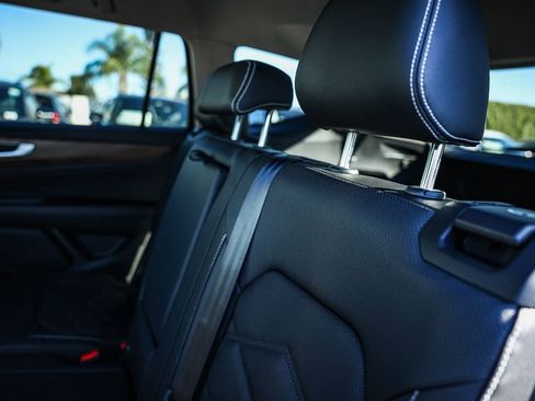 New 2026 Volkswagen Atlas SE image 30