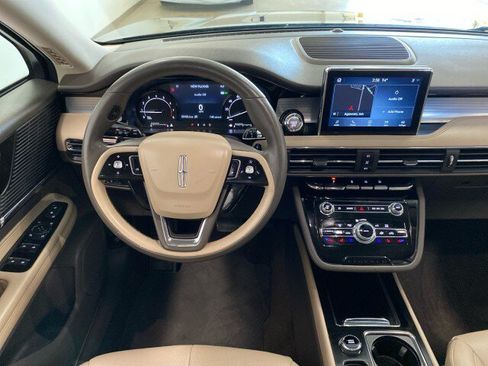 Used 2022 Lincoln Corsair AWD w/ Equipment Group 101A image 11
