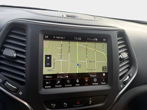 Used 2023 Jeep Cherokee Altitude Lux image 27