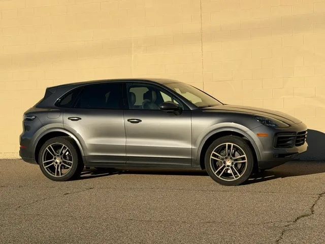 Used 2020 Porsche Cayenne AWD/4WD image 29