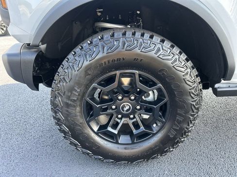 New 2026 Ford Bronco Badlands AWD/4WD image 16