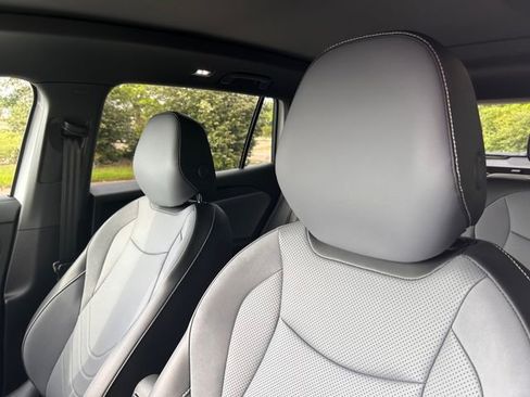 New 2026 Volkswagen Tiguan SE R-Line FWD image 10