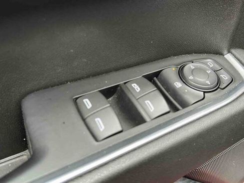 Used 2023 Chevrolet Silverado 1500 LT image 19