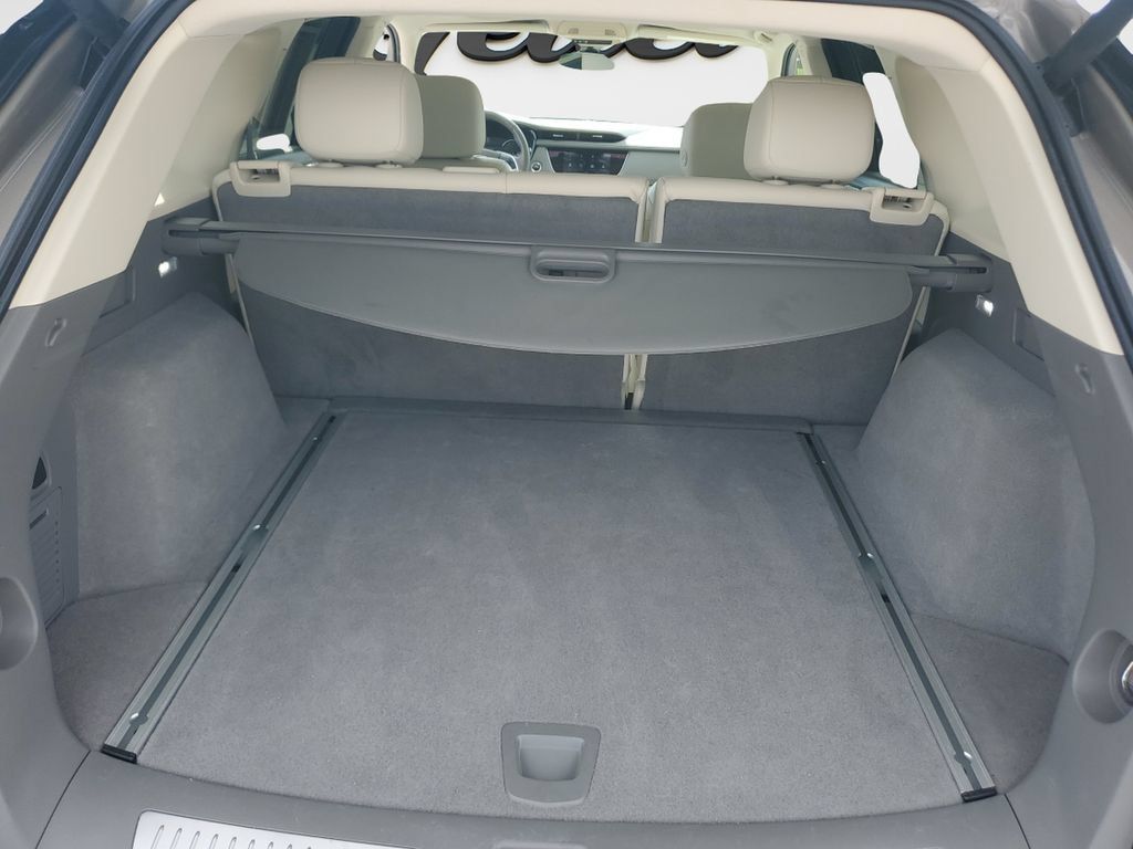 Used 2023 Cadillac XT5 Premium Luxury FWD image 9