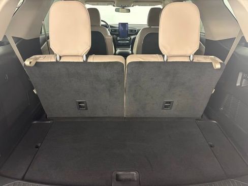 Used 2024 Ford Explorer Limited w/ Limited Technology Package image 39