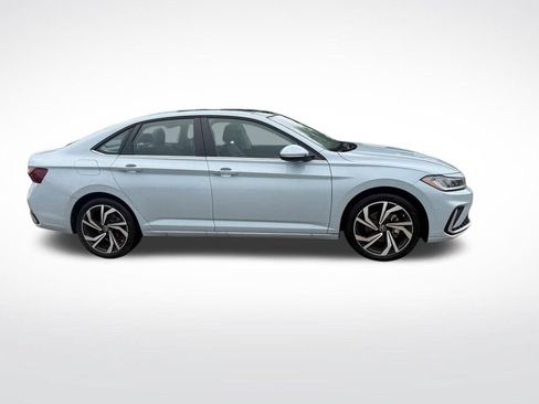 Used 2025 Volkswagen Jetta SEL FWD image 4